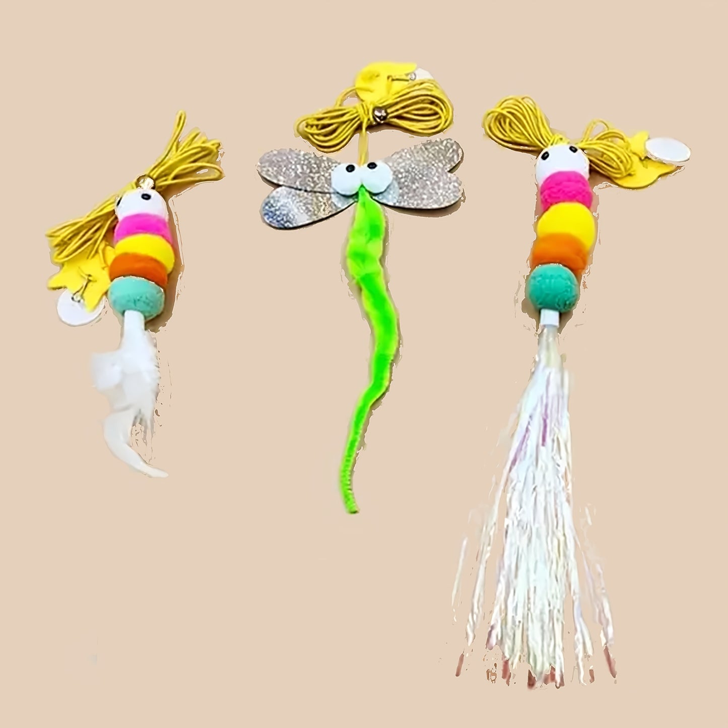 [Interactive Cat Squeaky Toy] 1 Interactive Cat Squeaky Toy, Random Color and Style, 1pc Delivery with Stretchable Spring Rope for Indoor Playtime. Features Artificial Feathers & Bell – Durble Nylon Hanging Doorway Kitten S