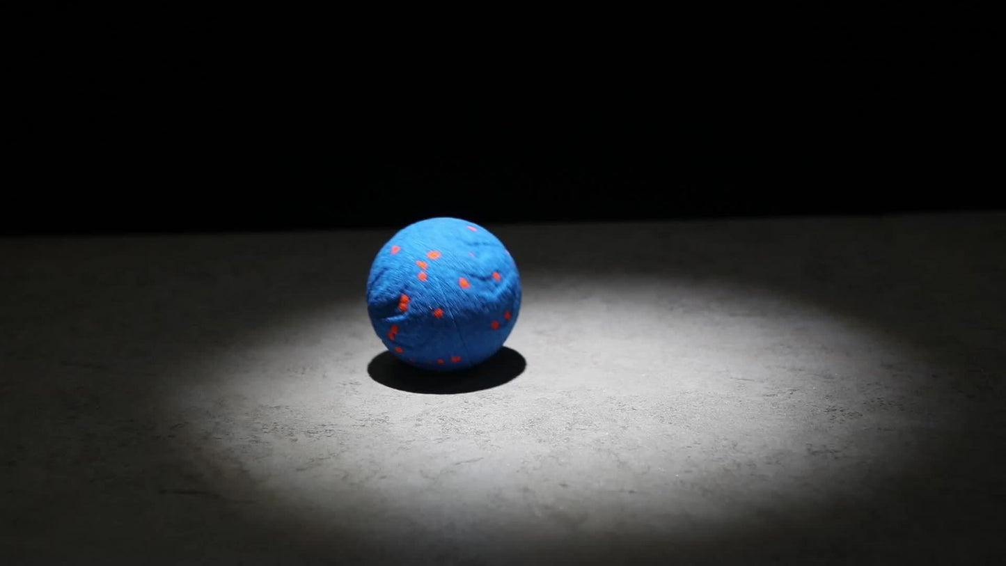 The smart dog toy ball features automatic moving, bouncing, and rotating functions, as well as an intelligent sleep mode and tap-to-start function. Made of E-TPU material, it is a dynamic rolling ball specially designed for m